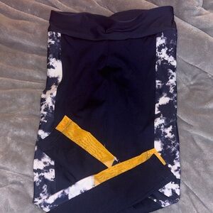Varsity Spirit Custom Navy and Gold 7/8 Leggings L